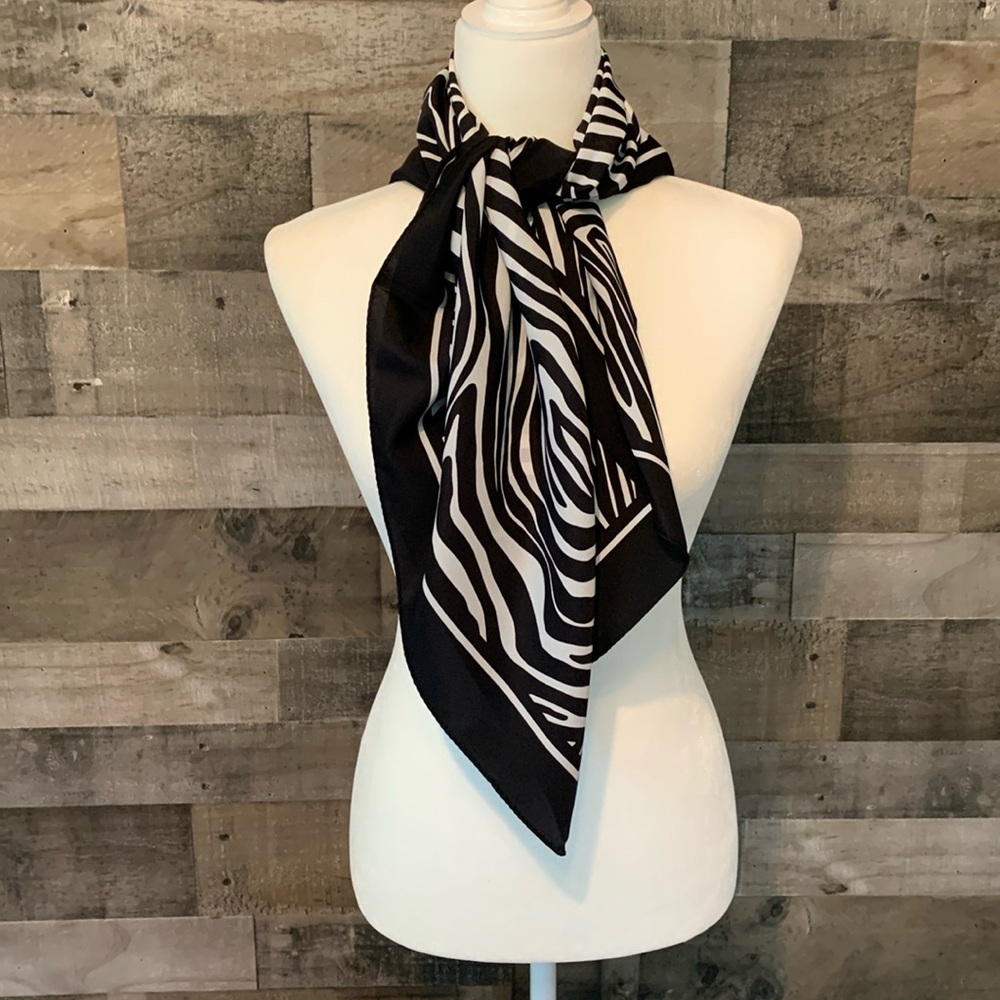 Avon Zebra Scarf - Picture 7 of 16